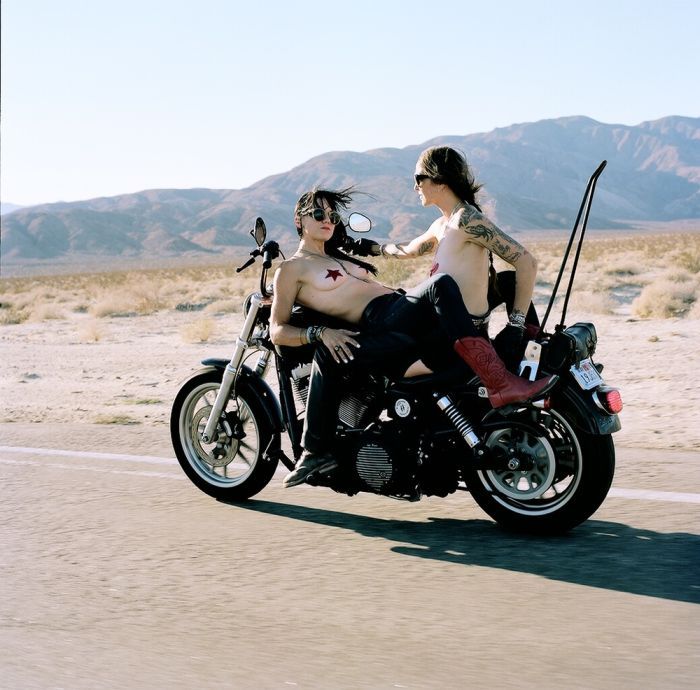 Girls on a motorcycle in Lunyan