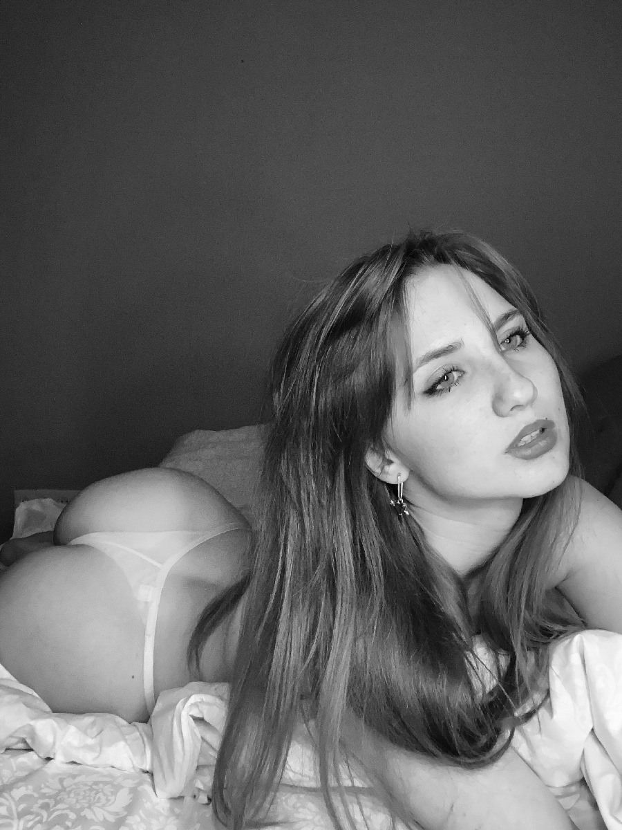 Take a pause and enjoy Nata nude — streaming from Lunyan