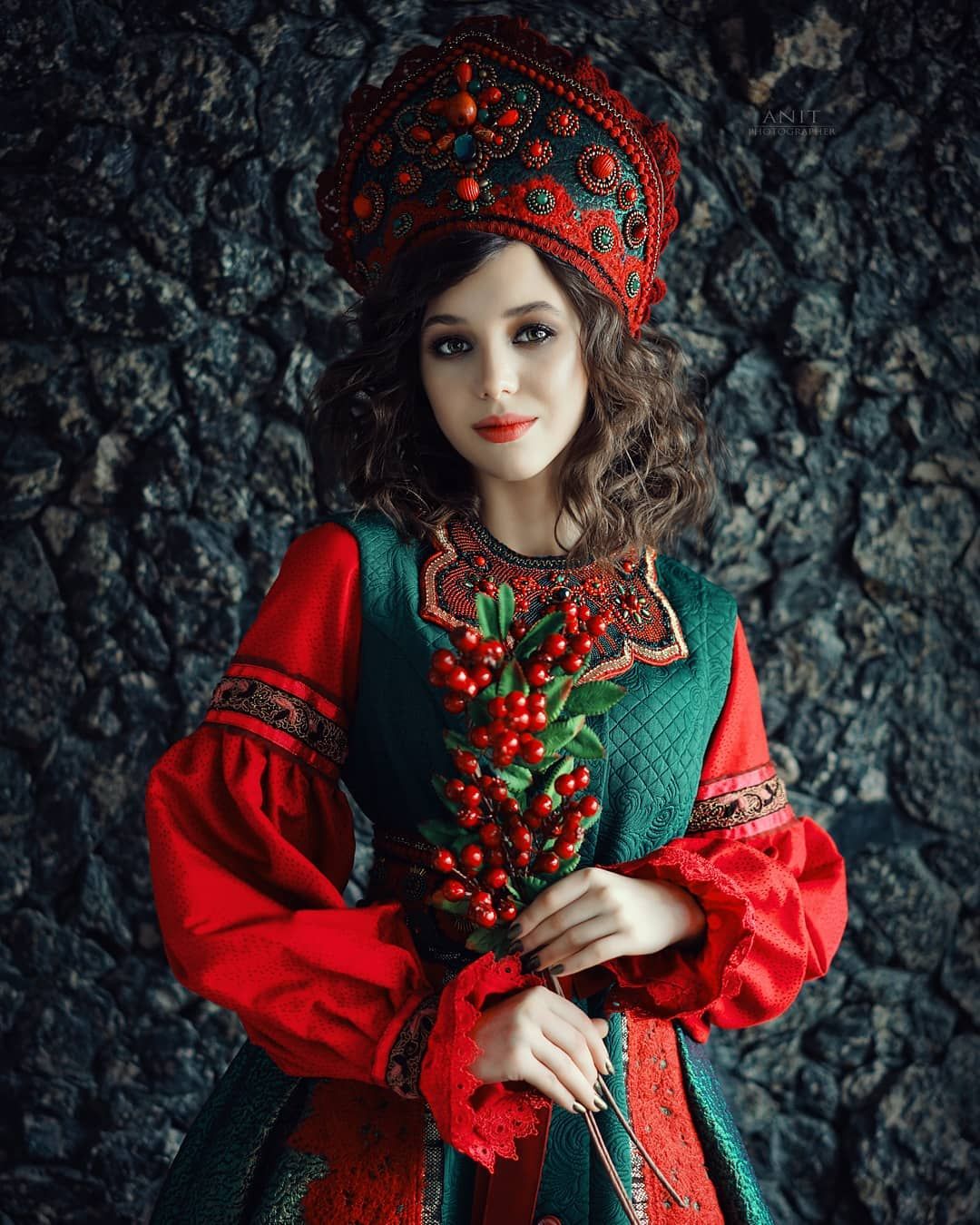 Nude girl Women in Slavic costumes in Lunyan