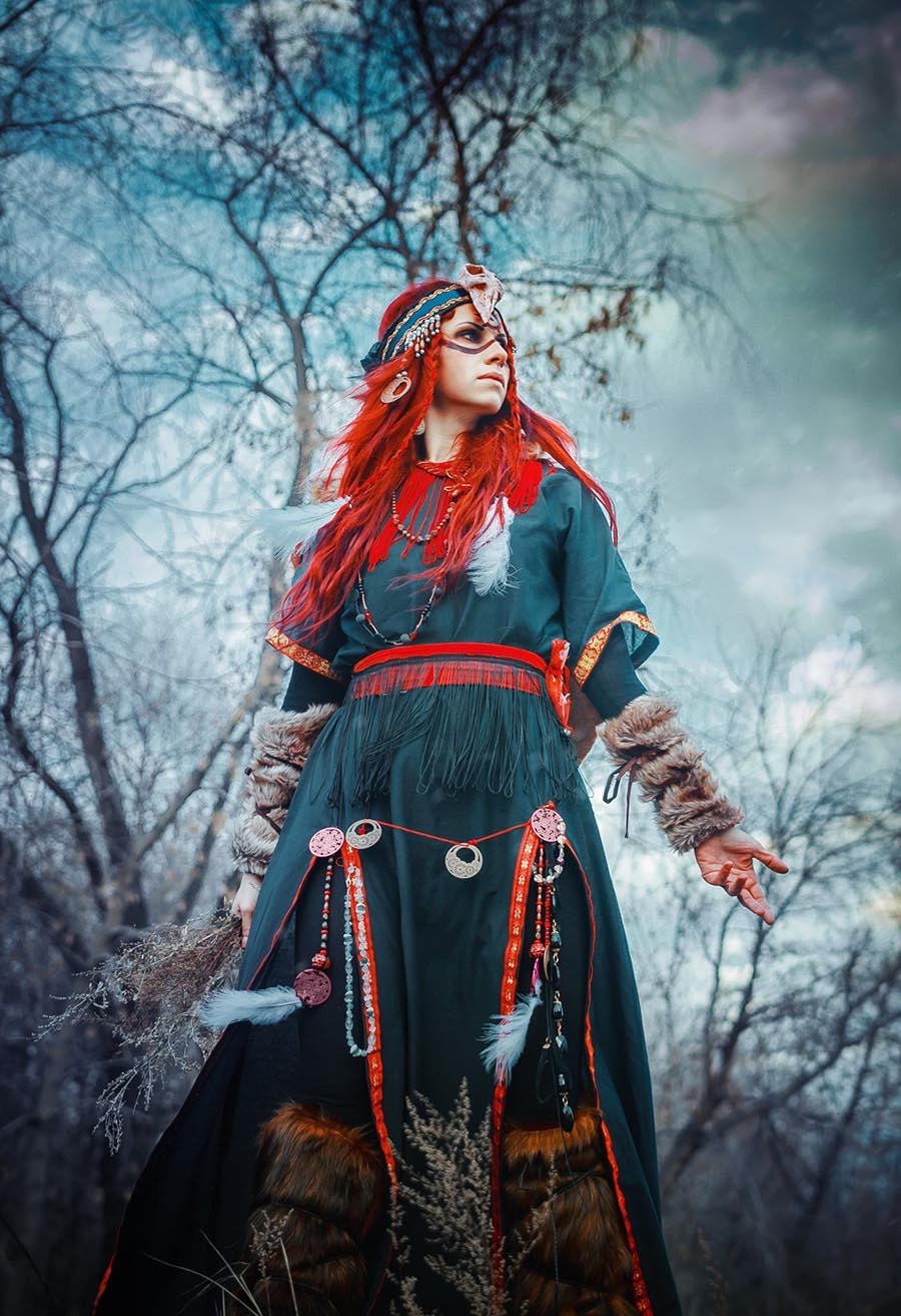 Take a pause and enjoy Girls in Slavic costumes — streaming from Lunyan