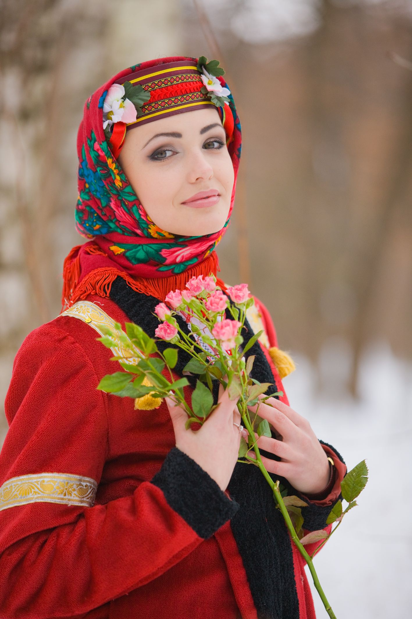 Sexy girl Girls in Slavic costumes in Lunyan